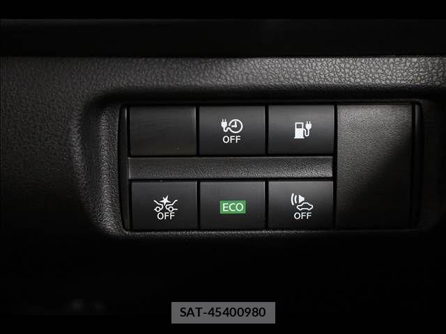 Nissan LEAF 2019-05 8685810-16