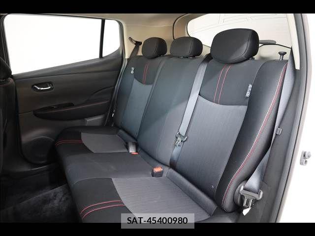 Nissan LEAF 2019-05 8685810-18
