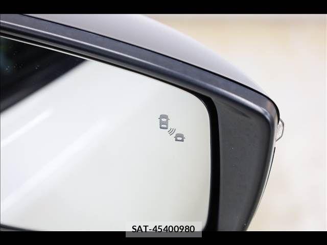 Nissan LEAF 2019-05 8685810-8