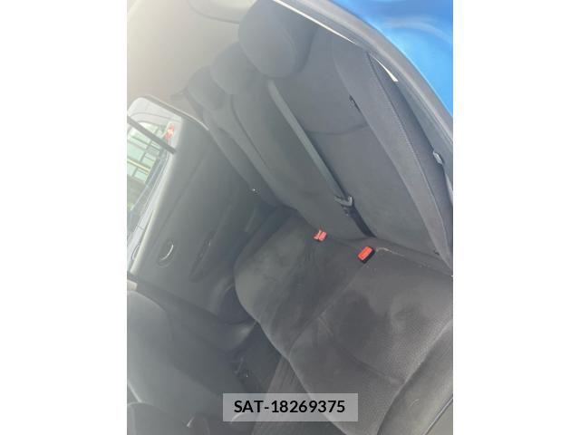 Nissan LEAF 2013-10 8743275-12