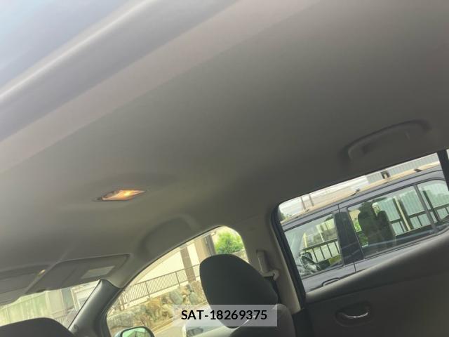 Nissan LEAF 2013-10 8743275-14