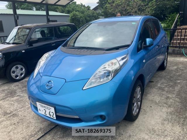 Nissan LEAF 2013-10 8743275-1