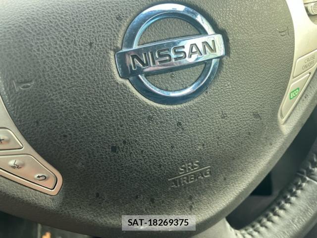 Nissan LEAF 2013-10 8743275-20