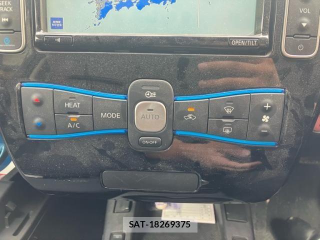 Nissan LEAF 2013-10 8743275-24