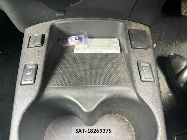 Nissan LEAF 2013-10 8743275-25