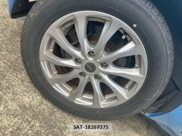 Nissan LEAF 2013-10 8743275-7
