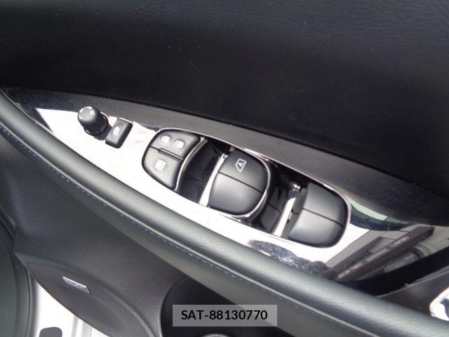 Nissan LEAF 2023-12 8743253-11