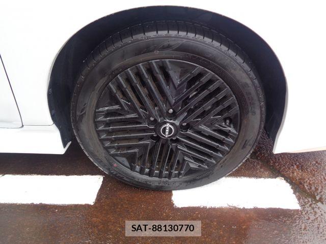 Nissan LEAF 2023-12 8743253-26