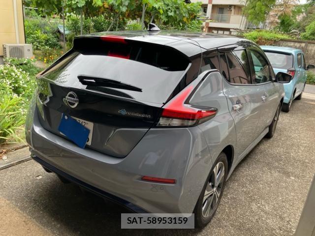 Nissan LEAF 2020-02 8743256-6