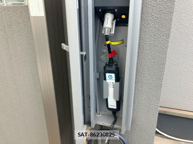 Nissan LEAF 2018-06 8743264-9