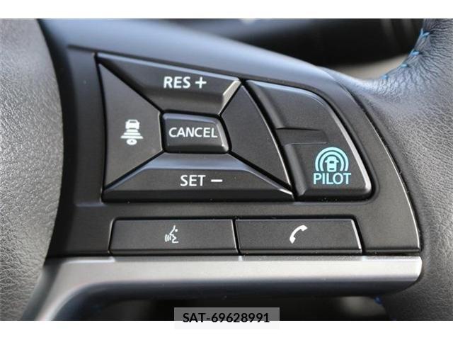 Nissan LEAF 2022-11 8743258-5