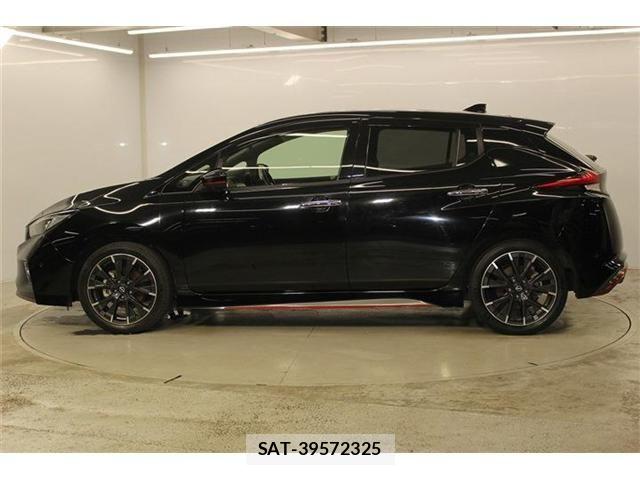 Nissan LEAF 2022-02 8743255-9