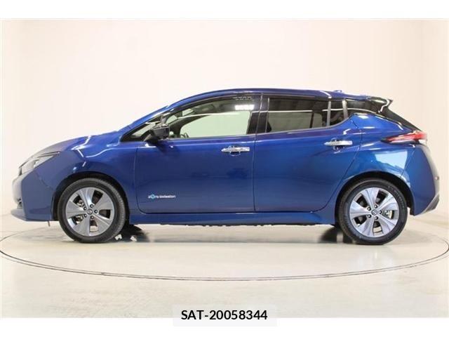 Nissan LEAF 2021-12 8743257-9