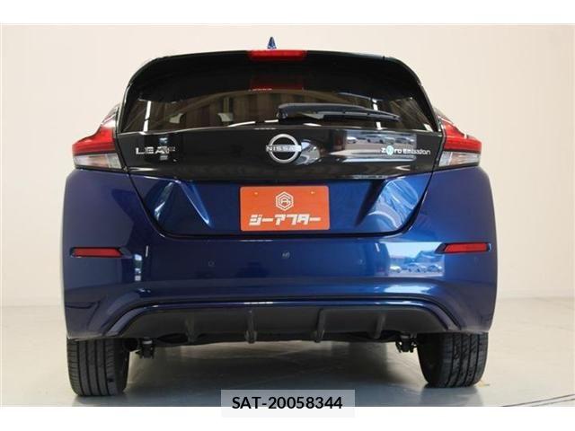 Nissan LEAF 2021-12 8743257-11