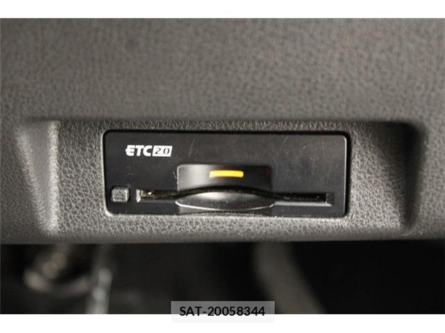 Nissan LEAF 2021-12 8743257-5