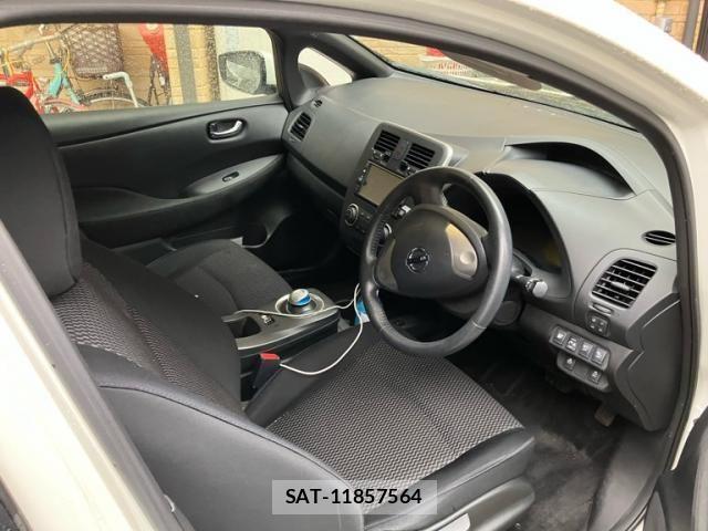 Nissan LEAF 2017-09 8743276-13