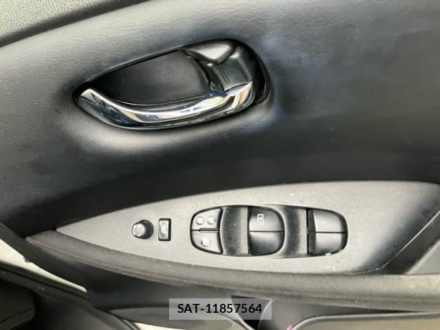 Nissan LEAF 2017-09 8743276-14