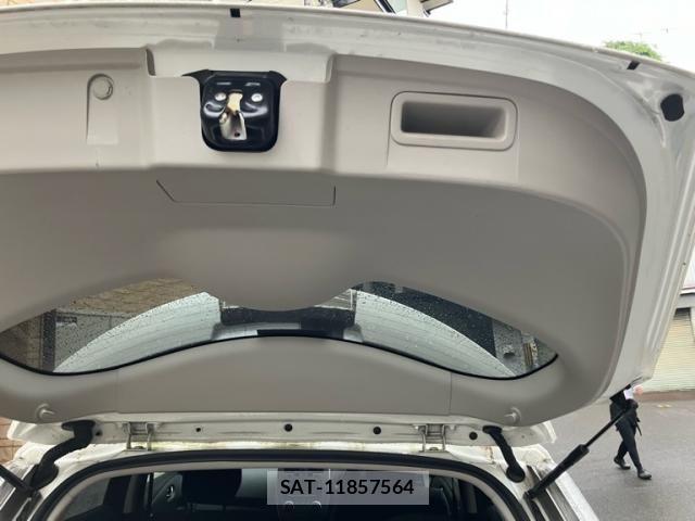 Nissan LEAF 2017-09 8743276-17