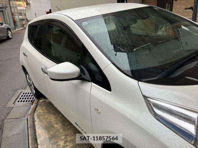 Nissan LEAF 2017-09 8743276-7