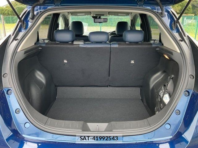 Nissan LEAF 2019-10 8743265-13
