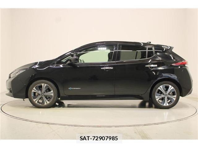Nissan LEAF 2021-11 8743259-9