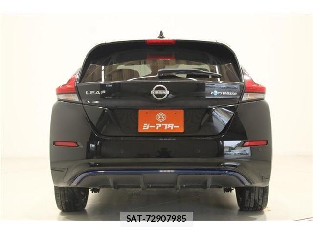 Nissan LEAF 2021-11 8743259-11