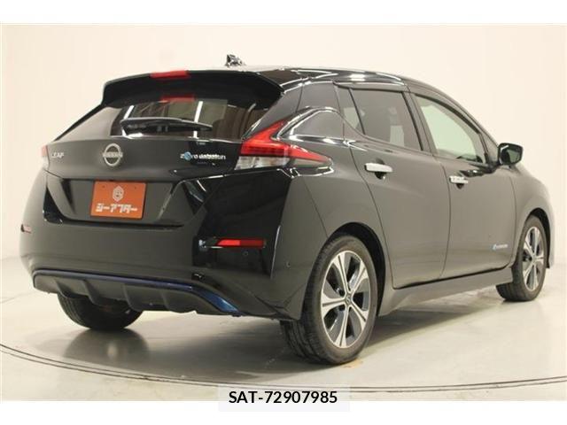 Nissan LEAF 2021-11 8743259-12