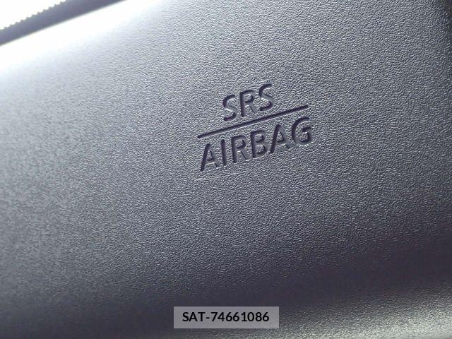 Nissan LEAF 2022-04 8780787-11