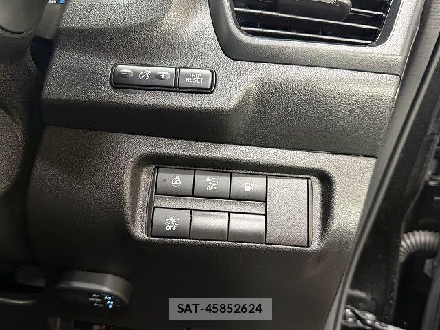 Nissan LEAF 2021-08 8780798-12