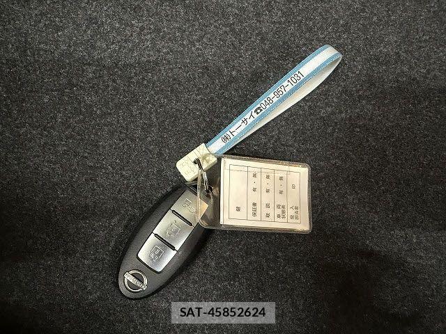 Nissan LEAF 2021-08 8780798-14