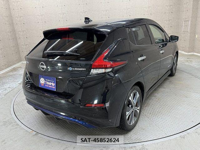 Nissan LEAF 2021-08 8780798-2