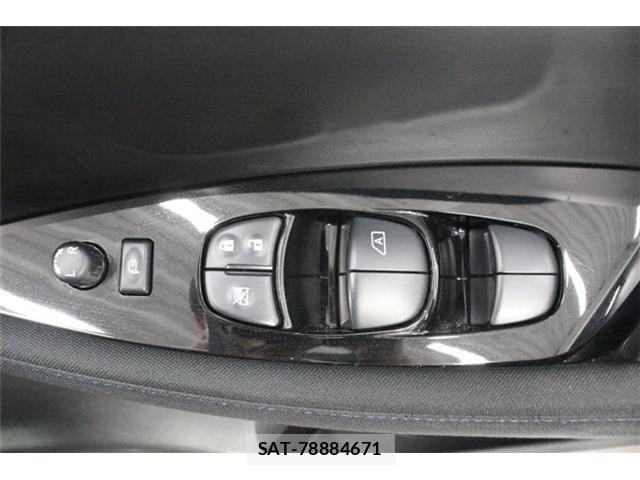 Nissan LEAF 2020-11 8780791-28