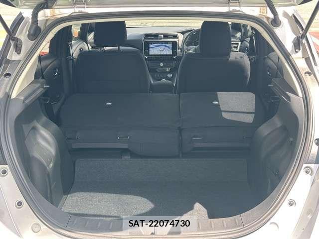 Nissan LEAF 2023-10 8796406-10