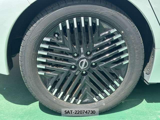 Nissan LEAF 2023-10 8796406-12