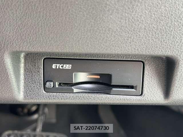 Nissan LEAF 2023-10 8796406-18