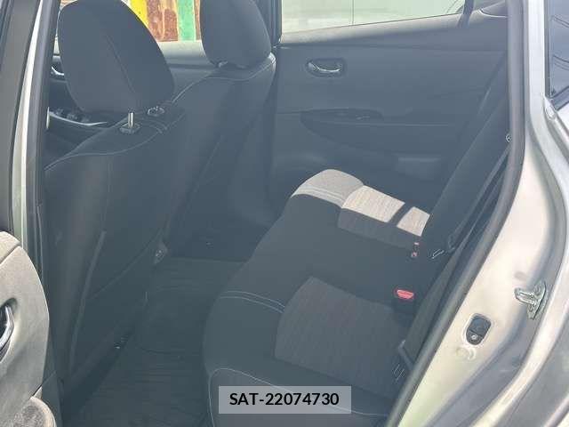 Nissan LEAF 2023-10 8796406-5