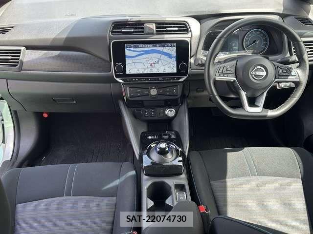 Nissan LEAF 2023-10 8796406-7