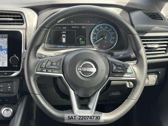 Nissan LEAF 2023-10 8796406-8