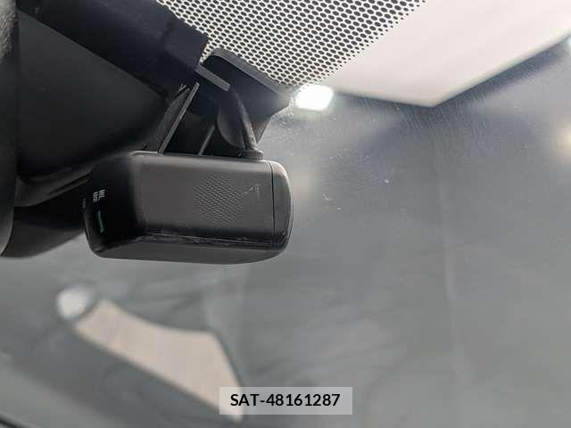Nissan LEAF 2022-01 8796407-6