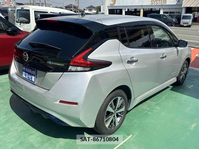 Nissan LEAF 2019-07 8796408-11