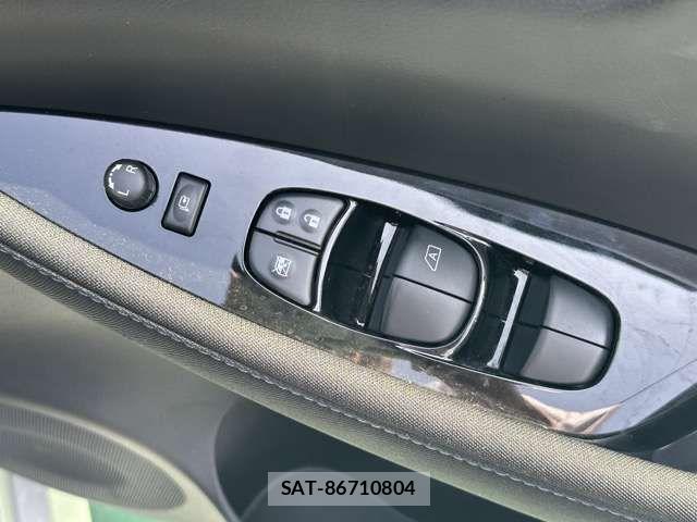 Nissan LEAF 2019-07 8796408-13