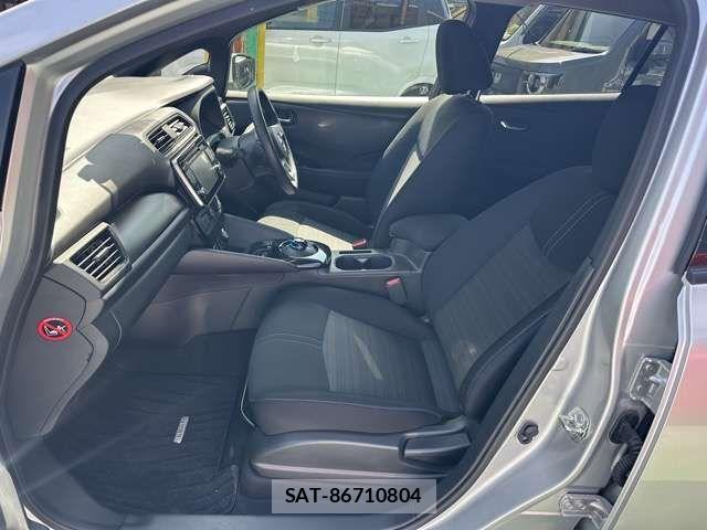 Nissan LEAF 2019-07 8796408-4