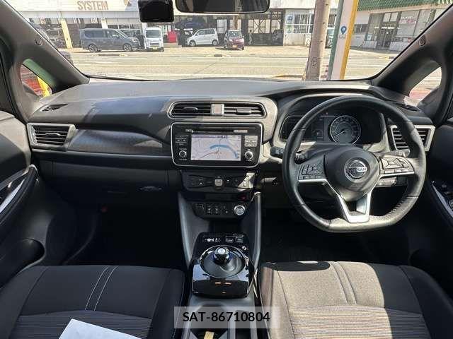 Nissan LEAF 2019-07 8796408-6