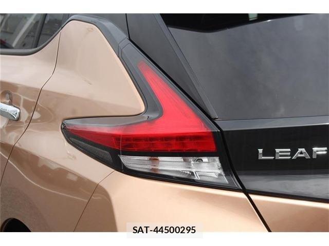 Nissan LEAF 2022-01 8796410-14