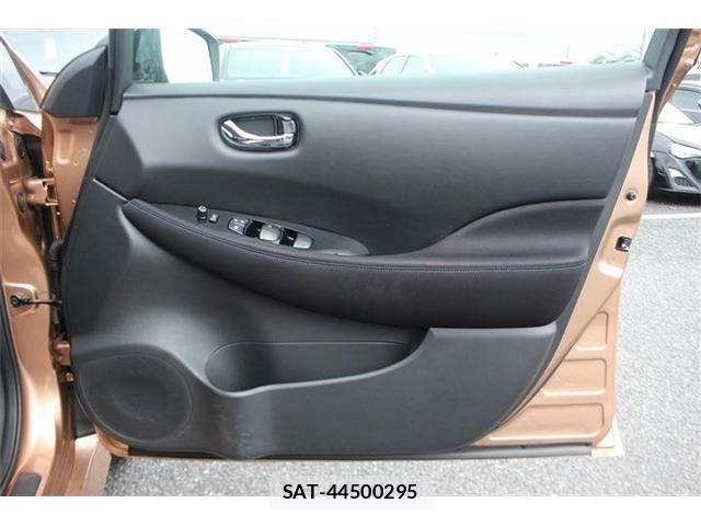Nissan LEAF 2022-01 8796410-17