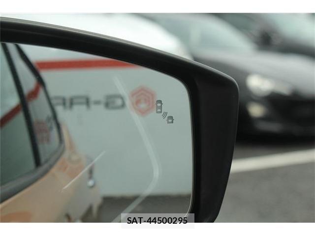 Nissan LEAF 2022-01 8796410-23