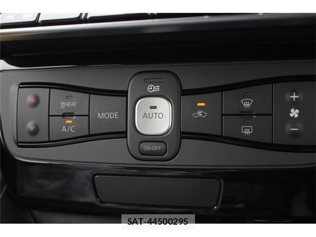 Nissan LEAF 2022-01 8796410-25