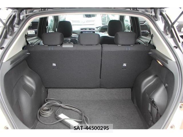 Nissan LEAF 2022-01 8796410-28