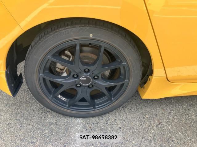 Nissan LEAF 2018-02 8796414-3