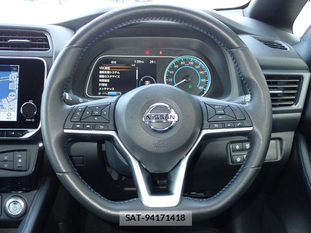 Nissan LEAF 2021-04 8796405-4